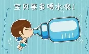 一直喝水不让尿捂着的学校：学习、健康与自律的完美平衡，全新校园体验引发的热议与反思